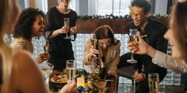 mejores bromas para cenas de empresa