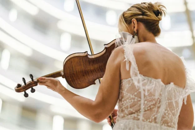 Cuánto cobra un violinista por tocar en una boda